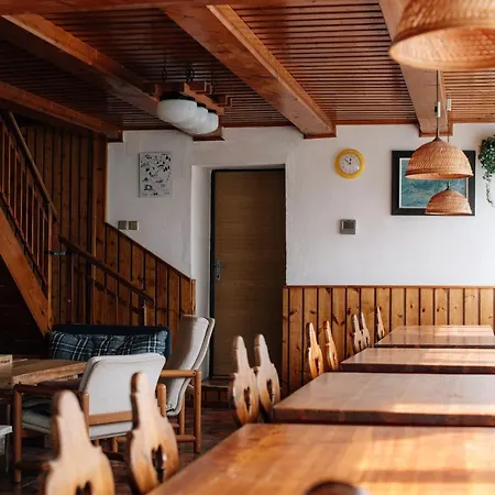 Turisticka Tj Tesla Brno Hostel *